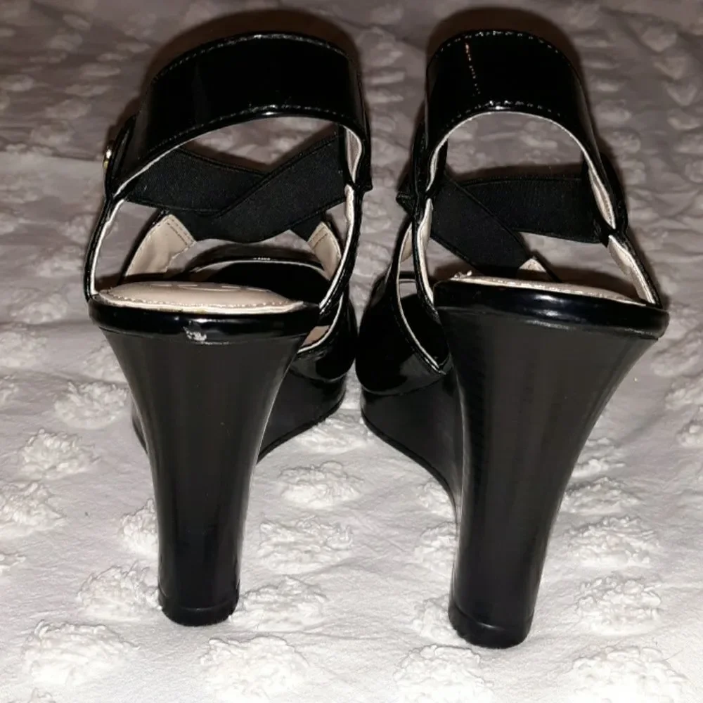 Dana Buchman like new